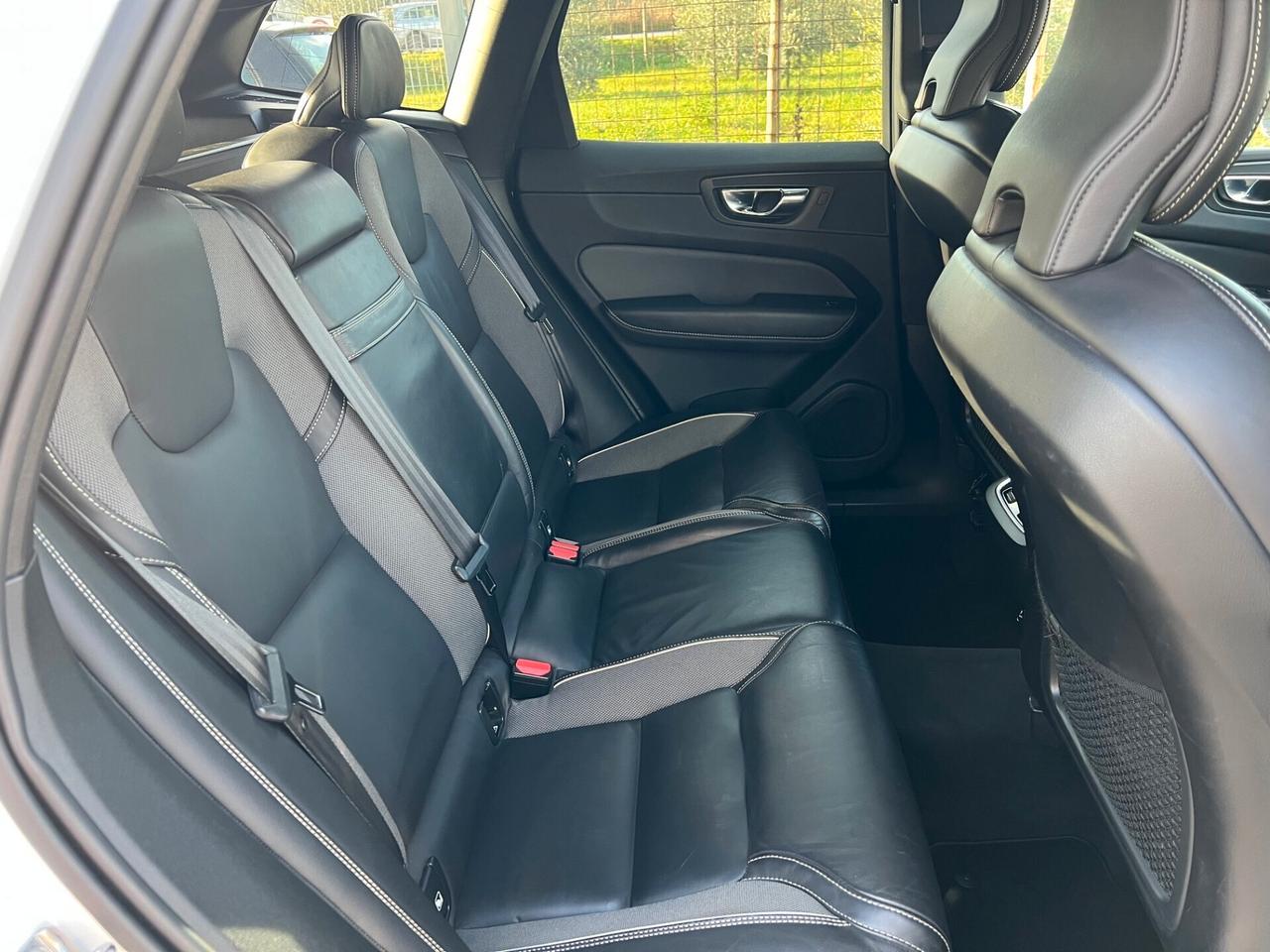 Volvo XC 60 XC60 B4 (d) AWD Geartronic R-design