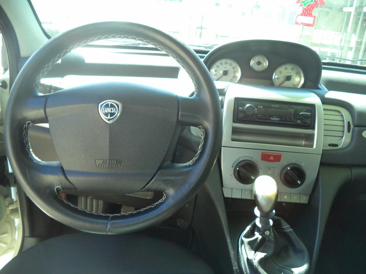 Lancia Ypsilon 1.2 69 CV 5 porte S&S Platinum