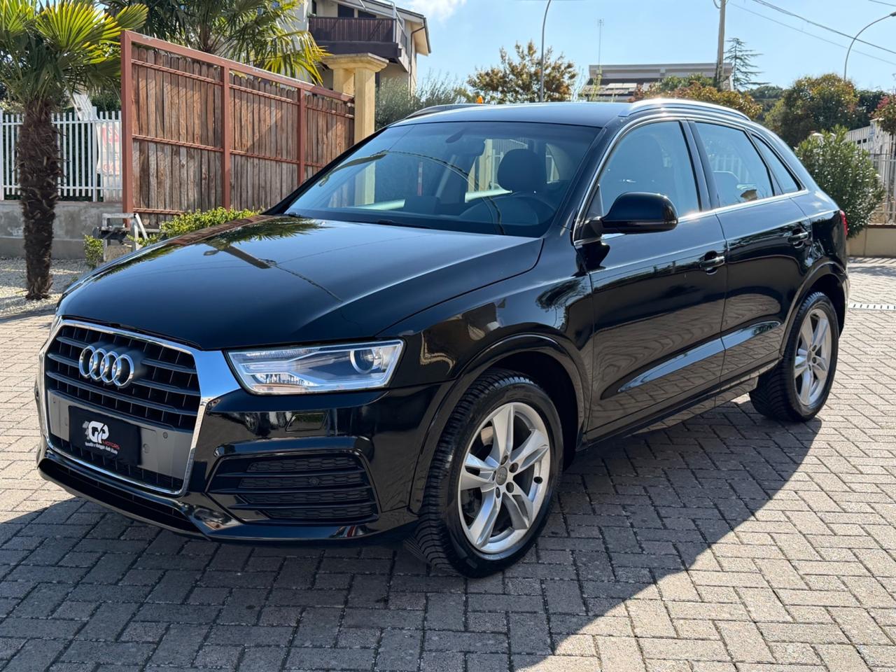 Audi Q3 2.0 TDI 120 CV Business