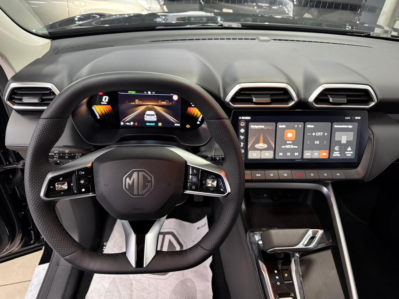 Mg ZS HYBRID + LUXURY