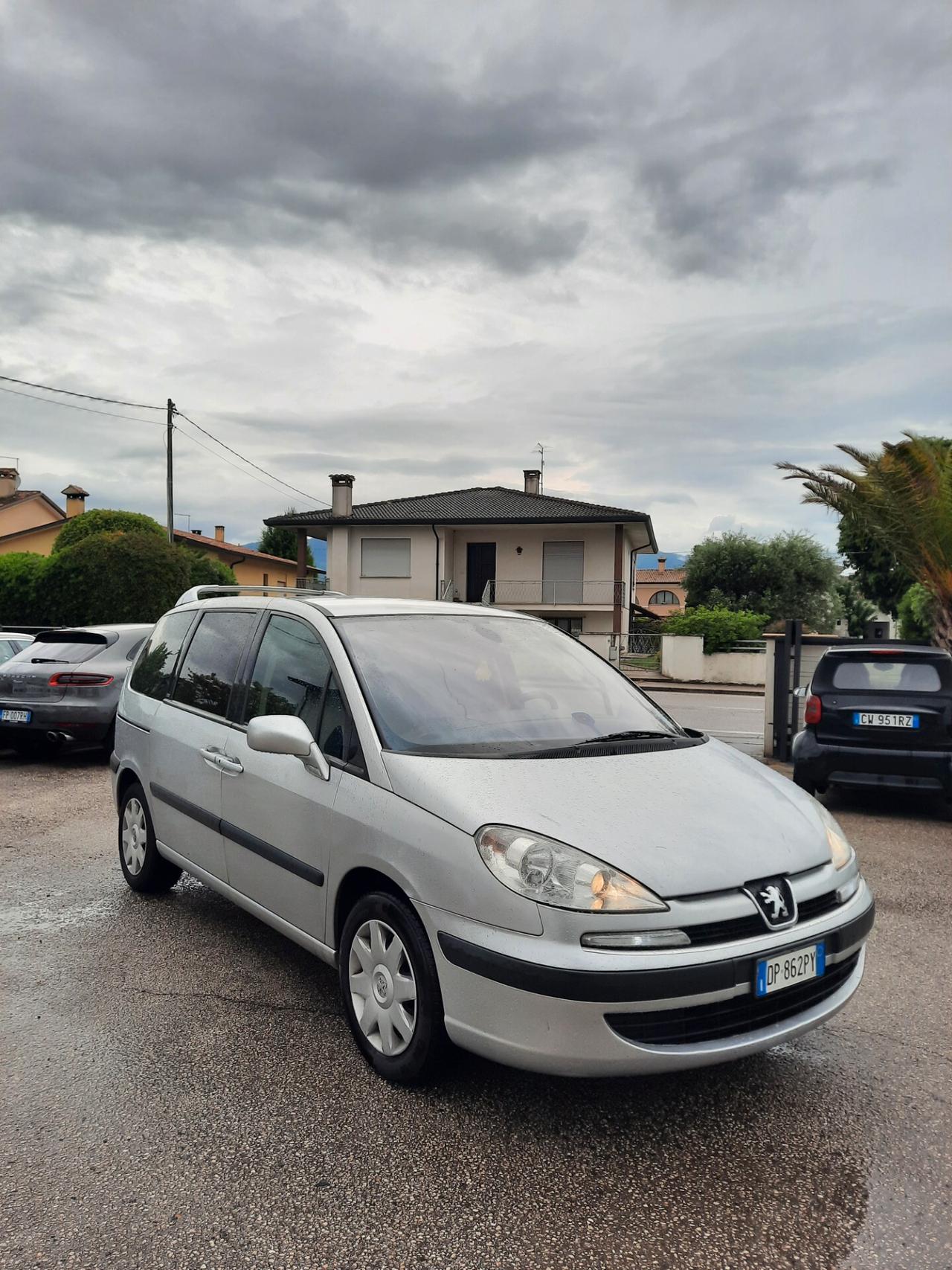 Peugeot 807 2.0 HDi FAP SV 7 POSTI