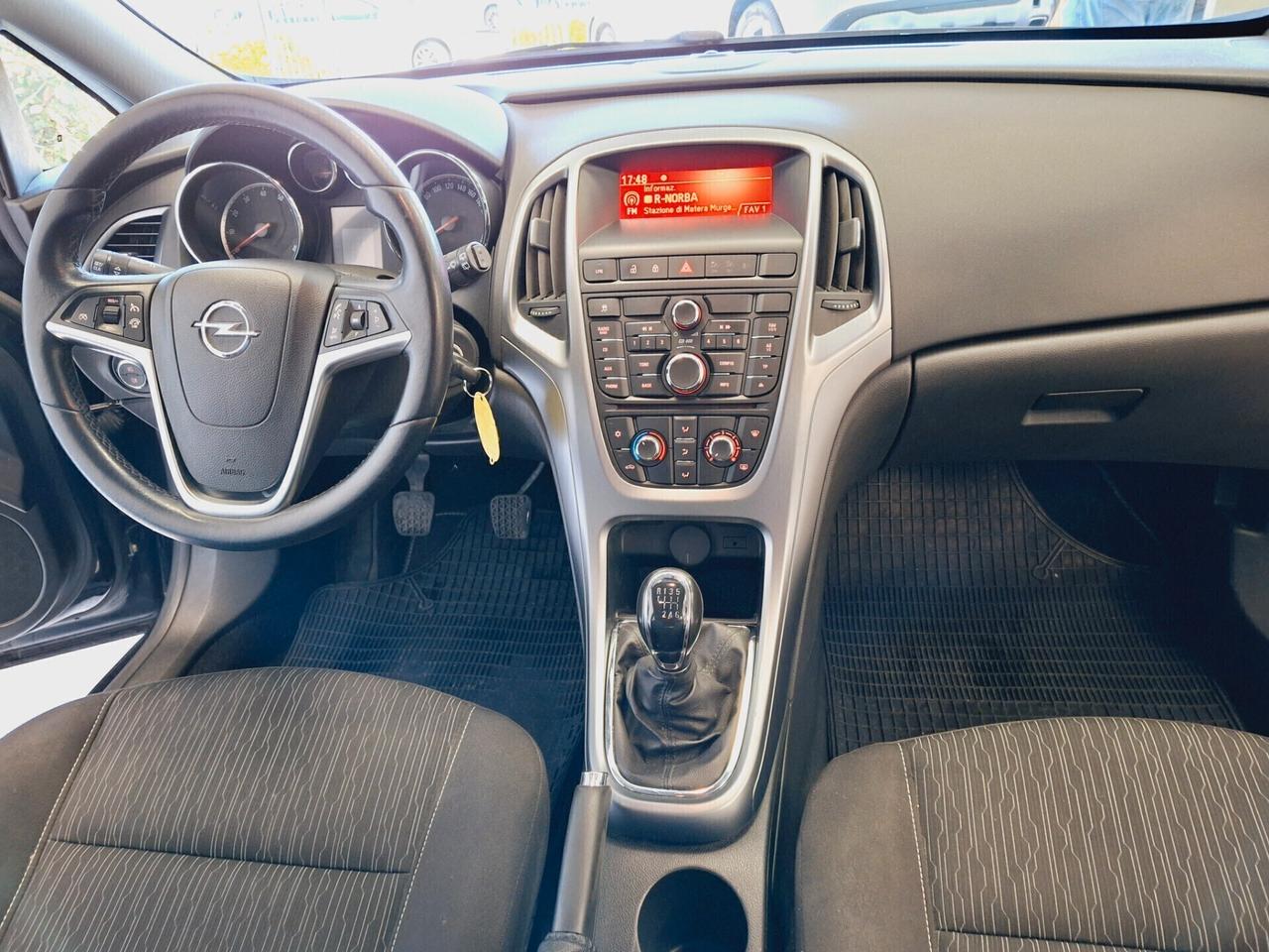 Opel Astra 1.4 Turbo 140CV Sports Tourer GPL Tech Cosmo
