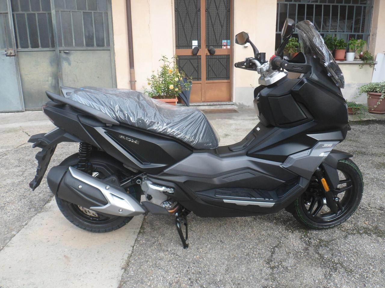 SYM SCOOTER ADX 300