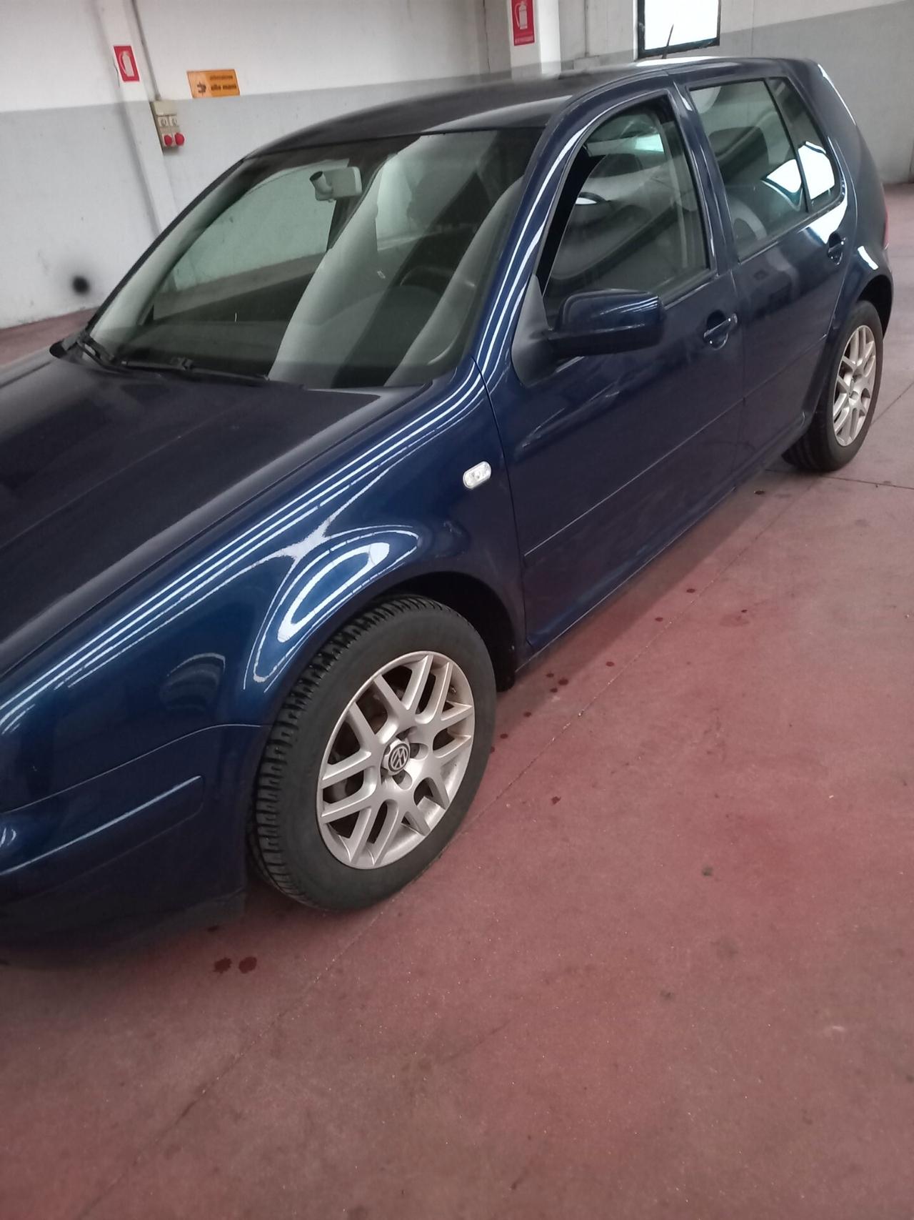 Volkswagen Golf 1.6 16V cat 5 porte Highline
