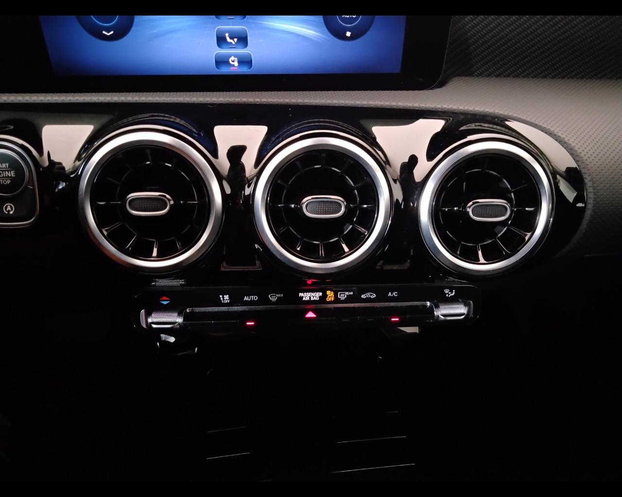 Mercedes-Benz CLA Sh.Brake - X118 2023 - CLA Shooting Brake 180 d Progressive Advanced auto