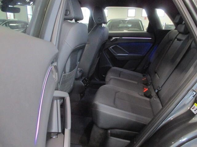 Audi Q3 SUV (35) Blackline 2.0 TDI 150CV S-Tronic