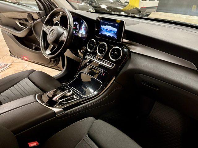 MERCEDES-BENZ GLC 220 d 4Matic Sport PEDANE - SERVICE MERCEDES