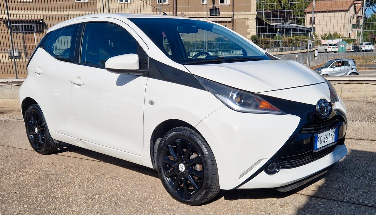 Toyota Aygo 1.0 VVT-i 69 CV 5 porte x-clusiv