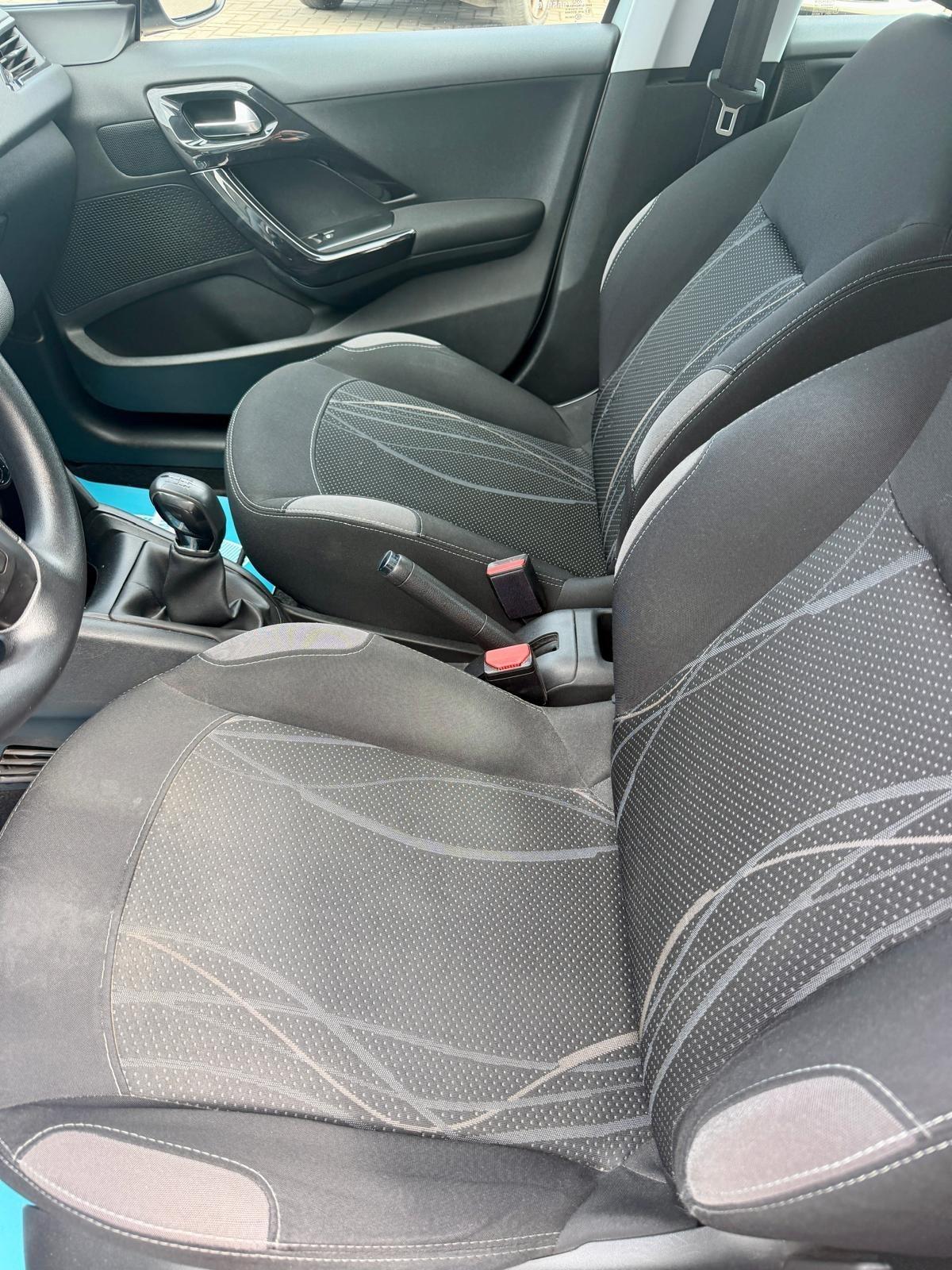 Peugeot 208 PureTech 82 5 porte Allure - OK NEOPATENTATO
