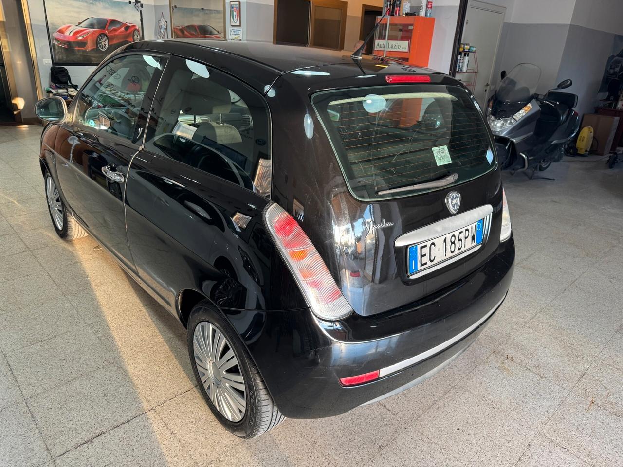 Lancia Ypsilon 1.2 cc. GPL Platino 77 cv. OK NEOPATENTATI