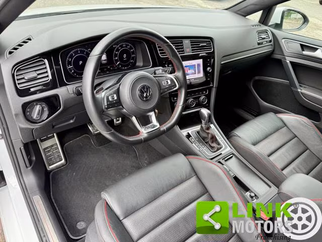 VOLKSWAGEN Golf GTI PERFORMANCE