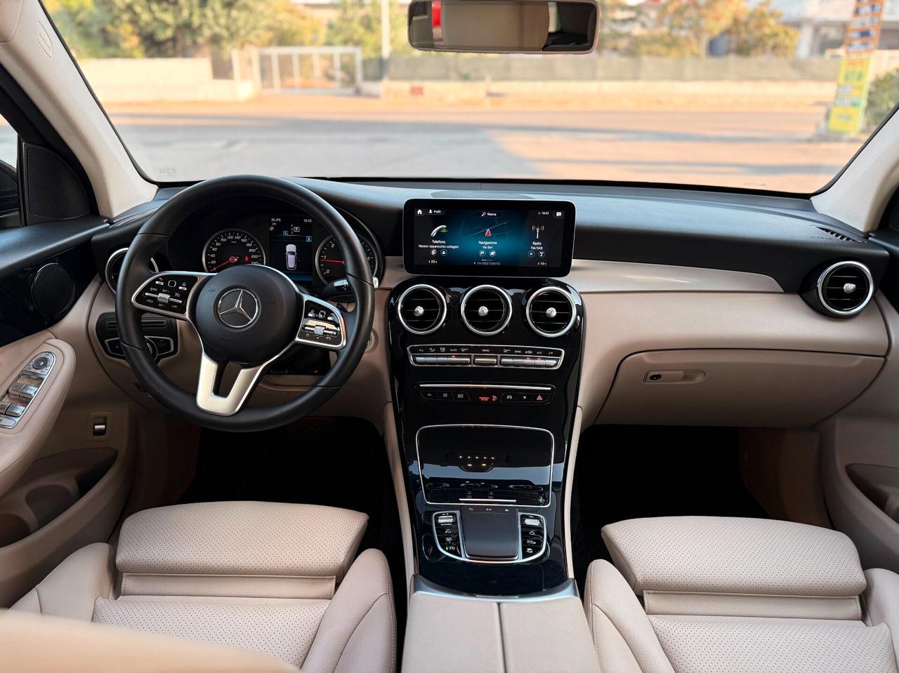 Mercedes-benz GLC 300 d 4Matic Sport TOTAL BLACK