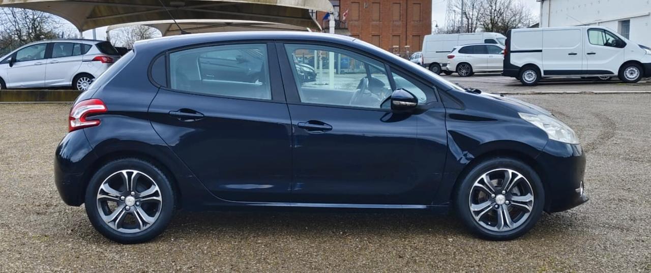 Peugeot 208 1.2 VTi 82 CV 5 porte Allure