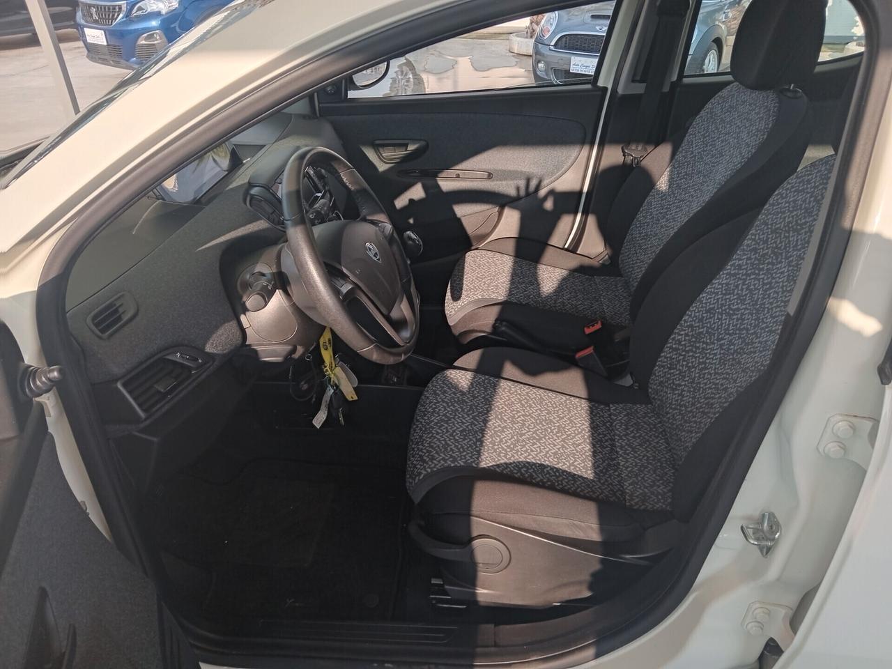 Ypsilon 1.2 C.V 69 PER NEO PATENTATI COME NUOVA