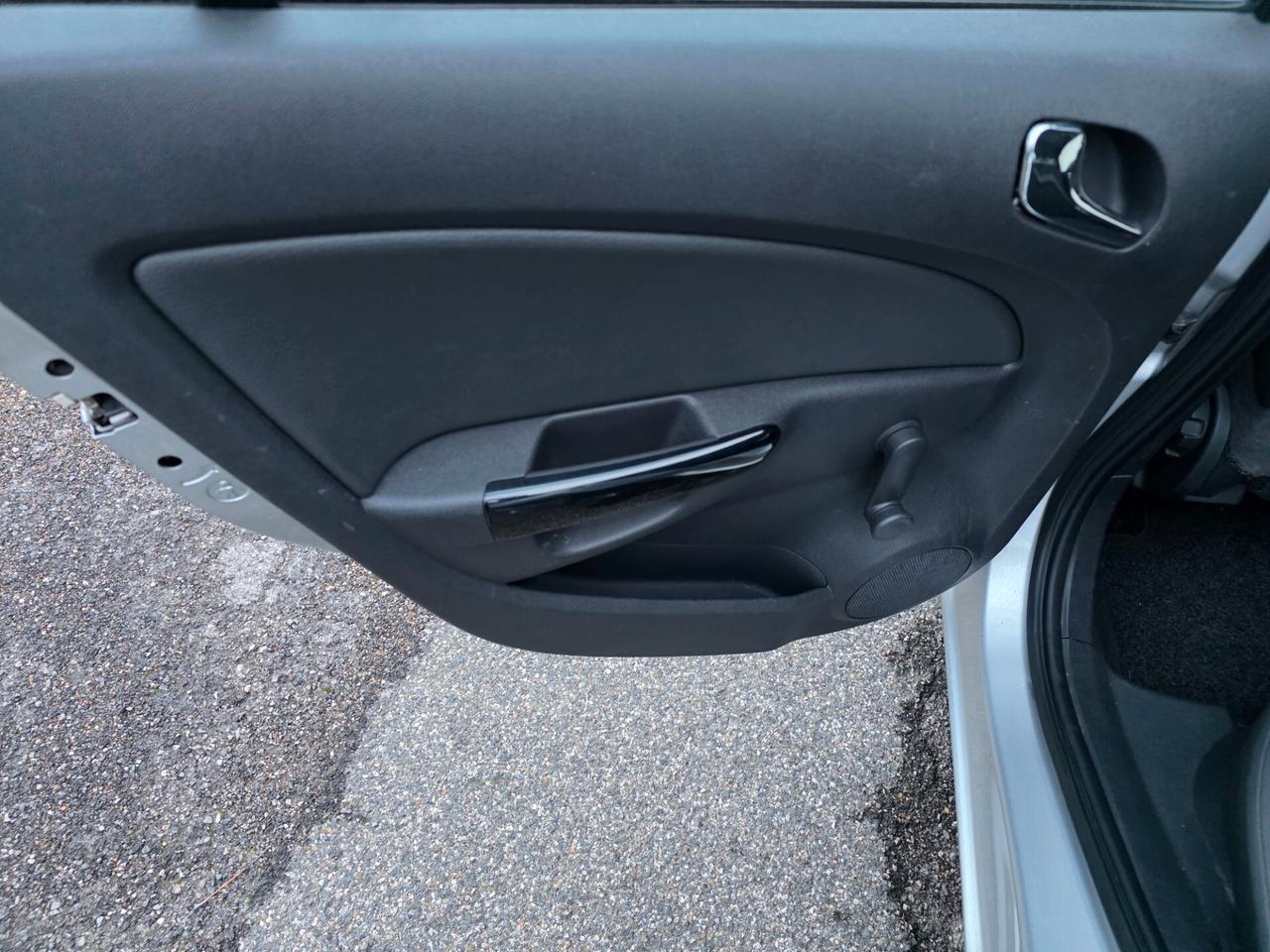 Opel Corsa 1.2 5 porte Edition