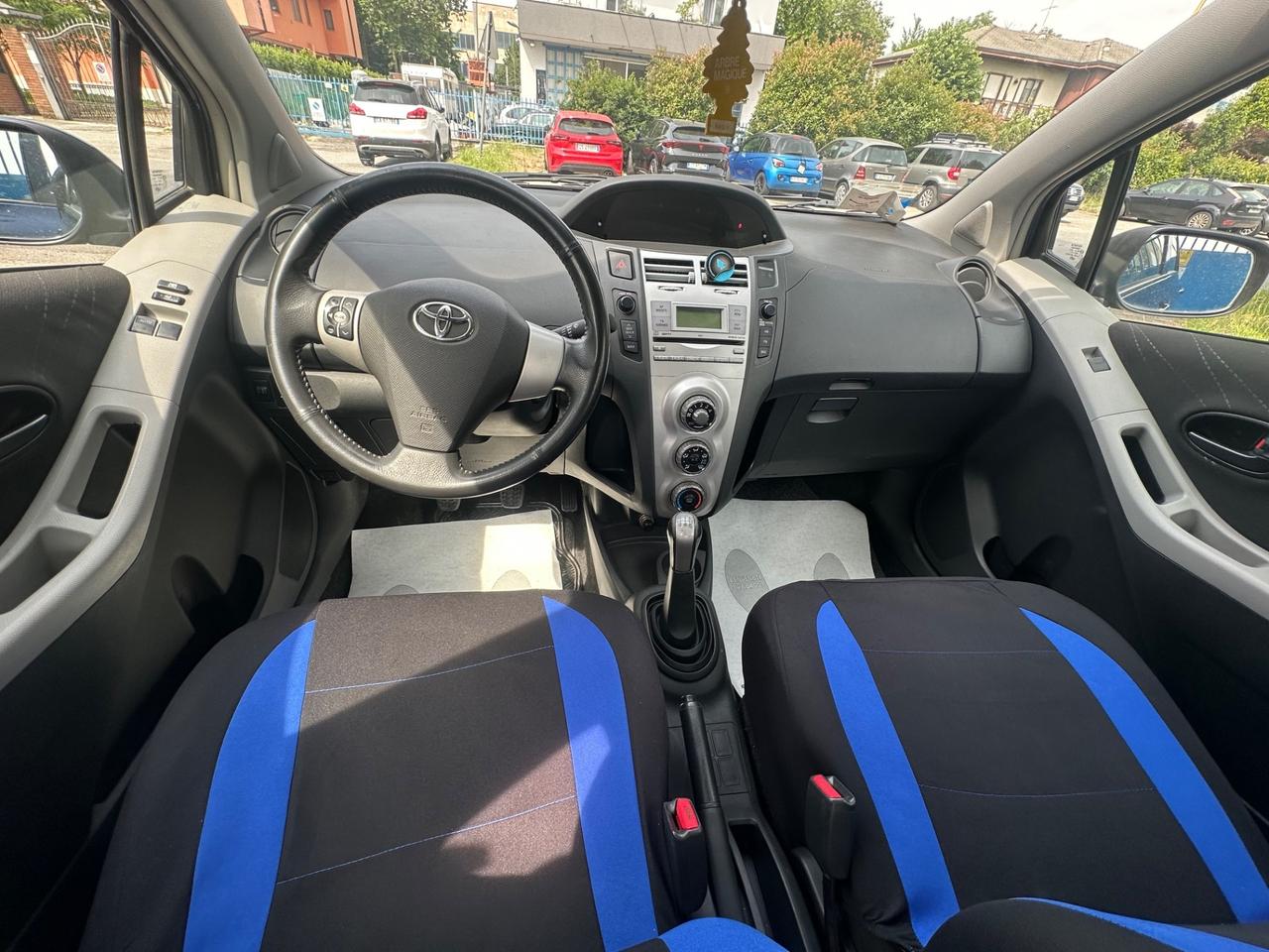 Toyota Yaris 1.0 5 porte Sol