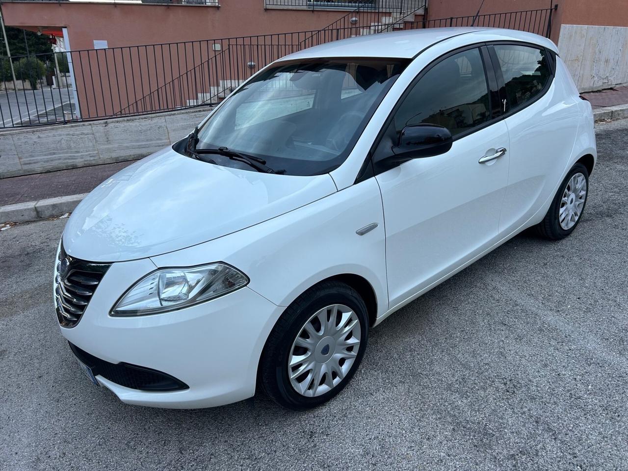 Lancia Ypsilon 1.2 benz ideale per neo patentati