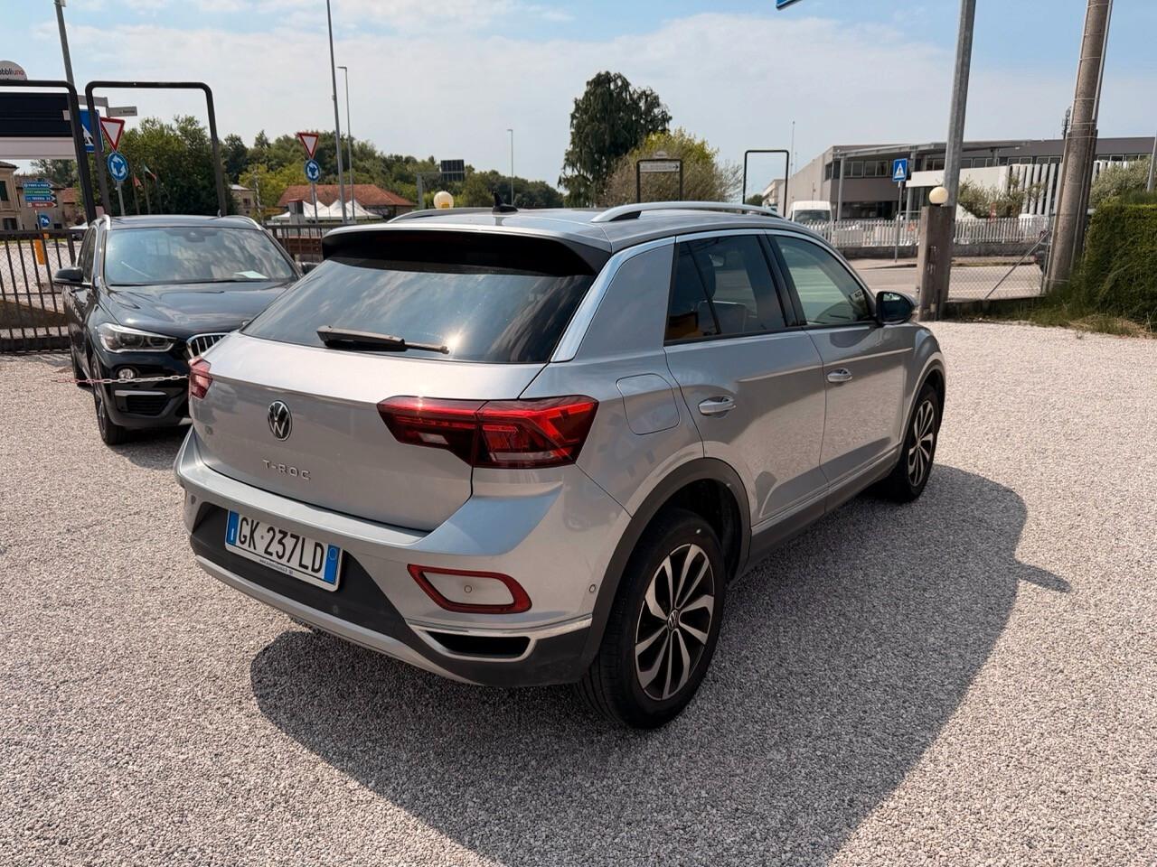 Volkswagen T-Roc 1.0 tsi Style 110cv - ok Neo Patentati