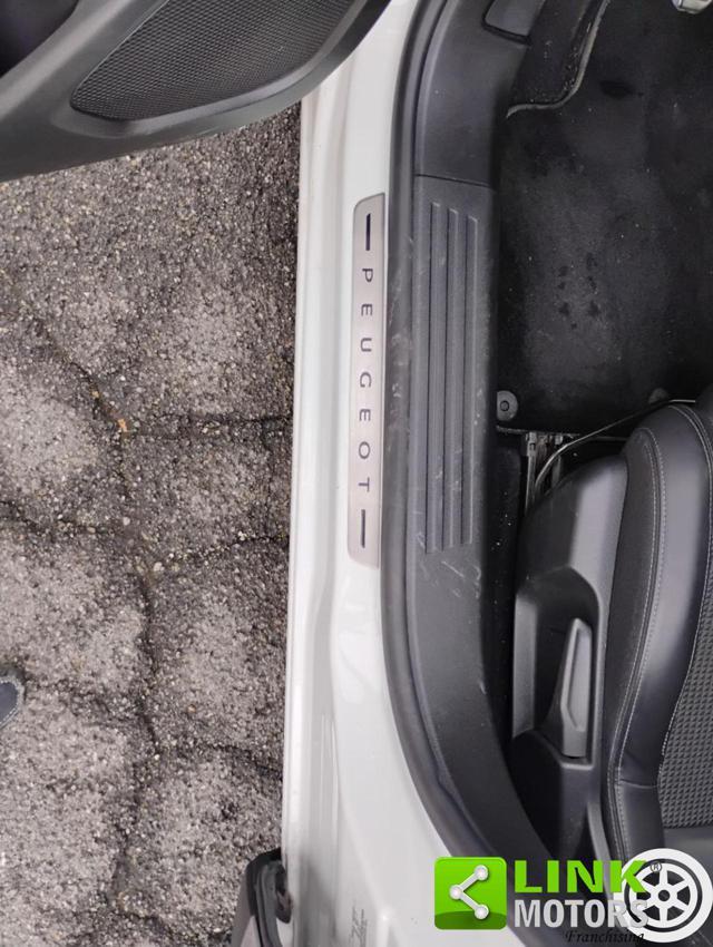 PEUGEOT 2008 PureTech 130 S&S GT Line