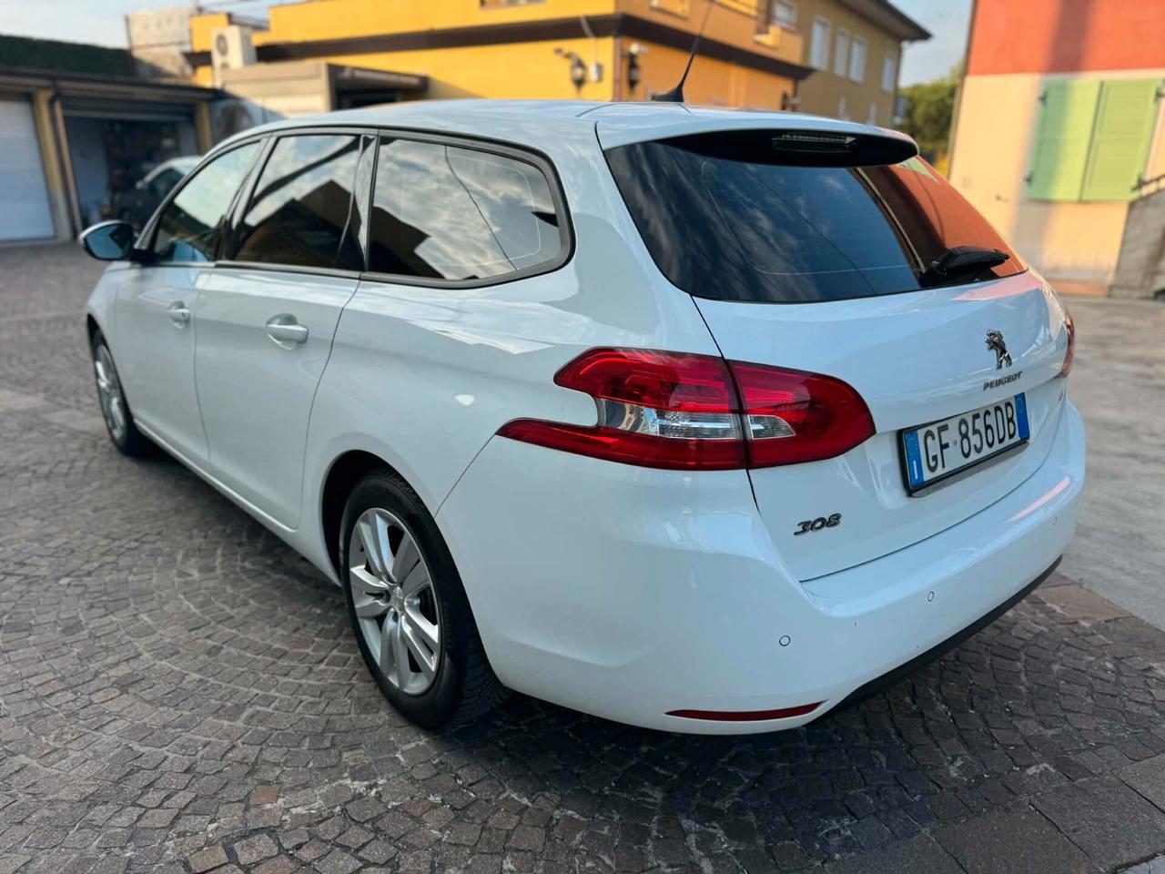 Peugeot 308 BlueHDi 130 S&S EAT8 SW Allure