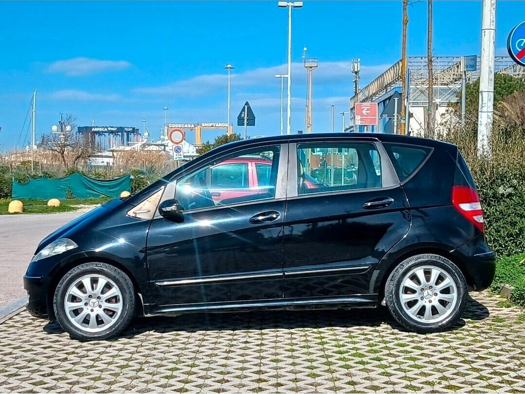 Mercedes-benz A 200 DIESEL - CAMBIO AUTOMATICO NEOPATENTATI PERMUTE
