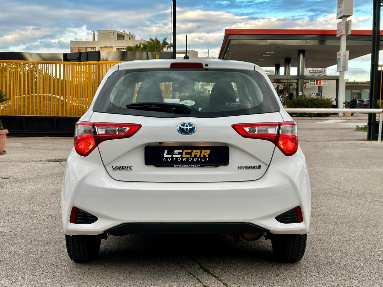 TOYOTA Yaris 1.5 Hybrid 5 porte Business