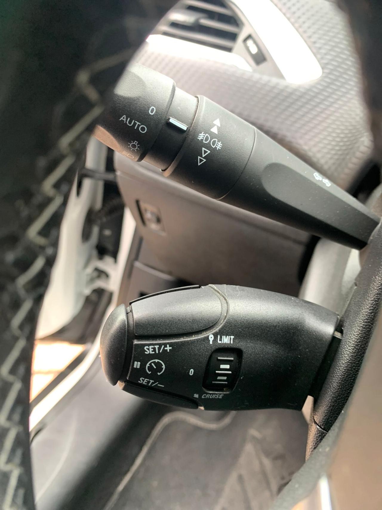 Peugeot 2008 BlueHDi 120 S&S Allure