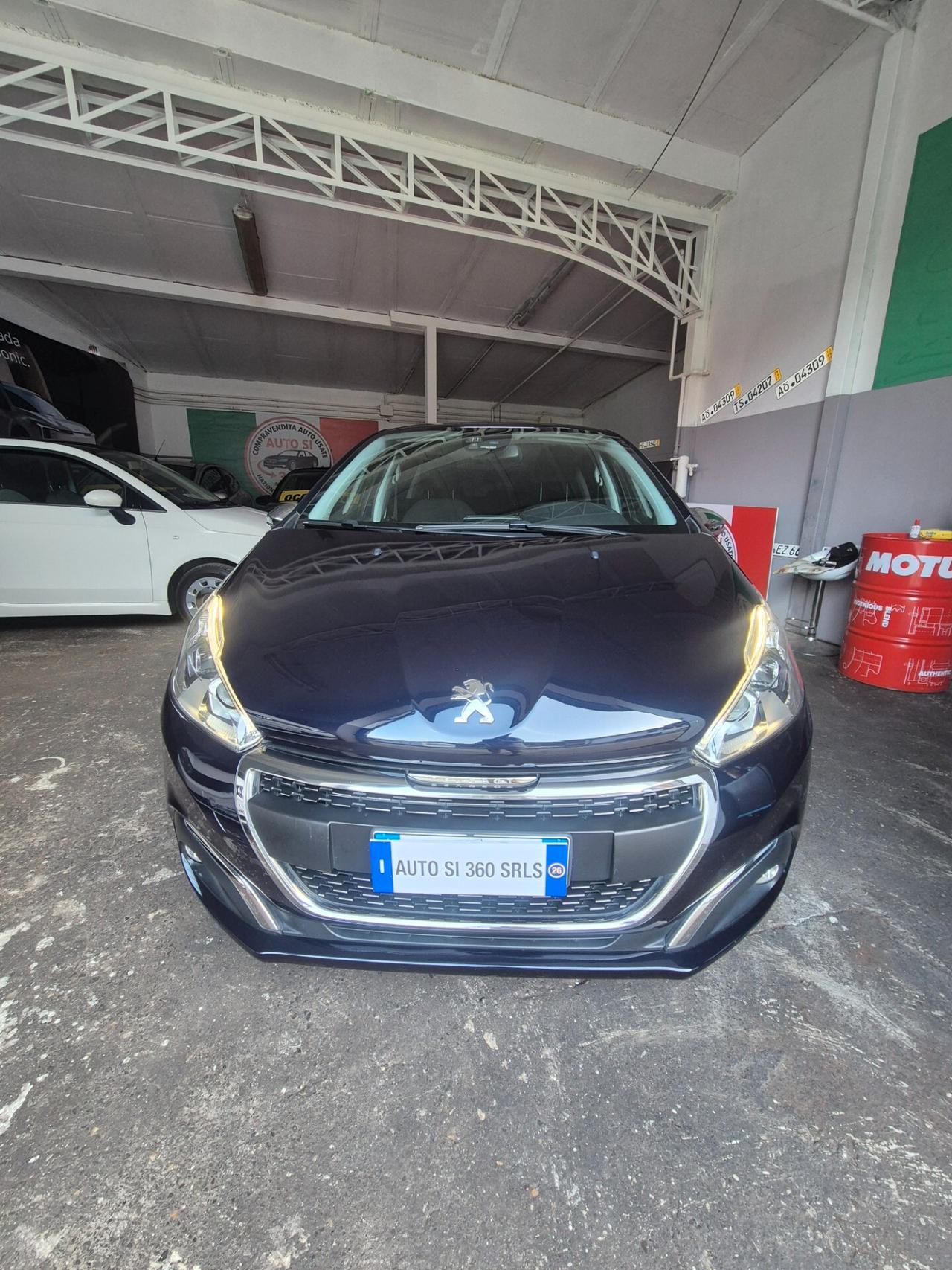 Peugeot 208 PureTech 82 5 porte Allure neo patentati