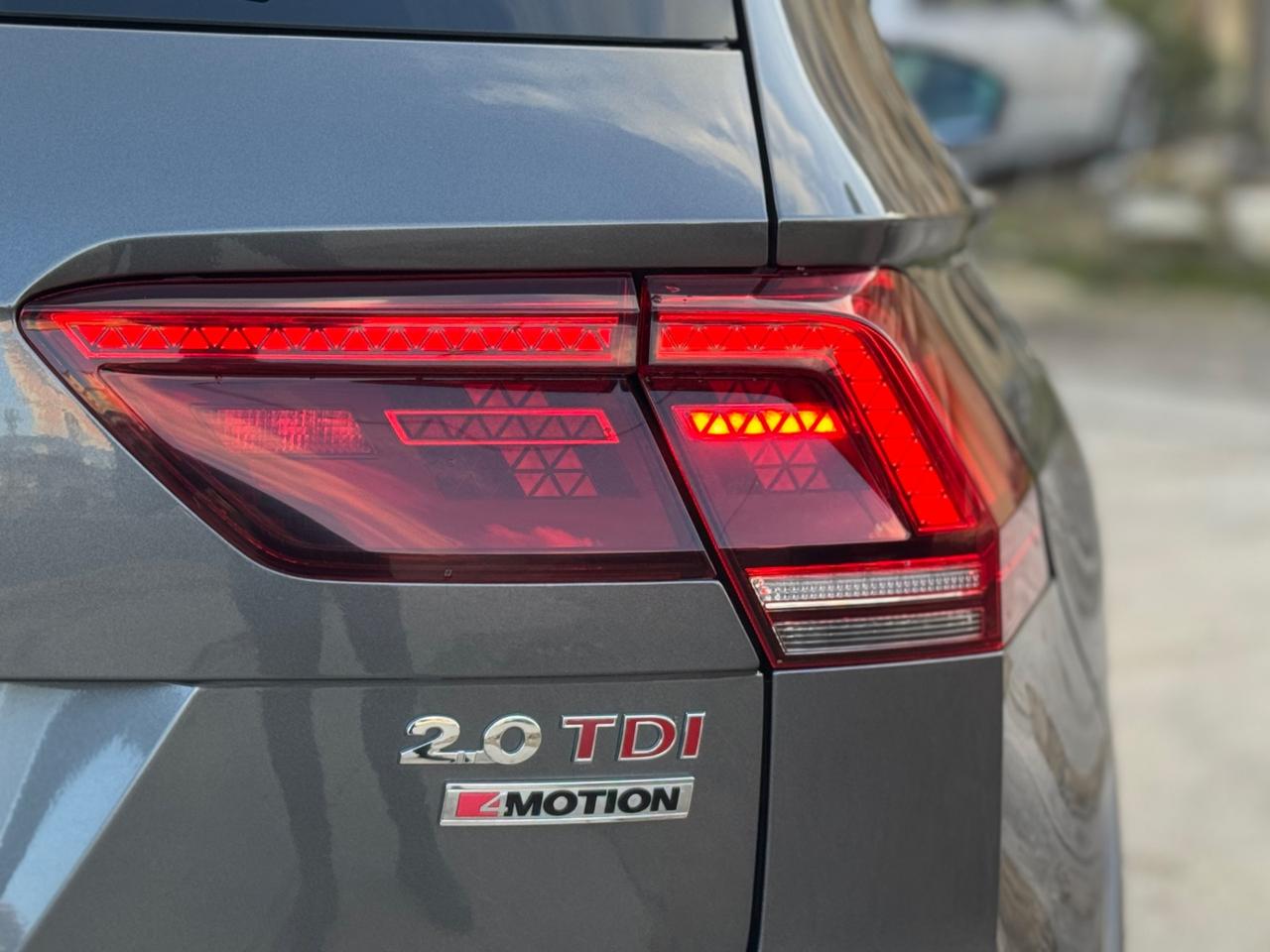 VOLKSWAGEN TIGUAN 2.0 BI-TDI 240 CV R-LINE DSG FULL