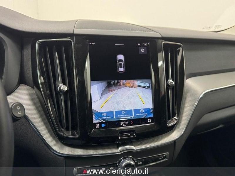 Volvo XC60 B4 (d) AWD automatico Plus Dark