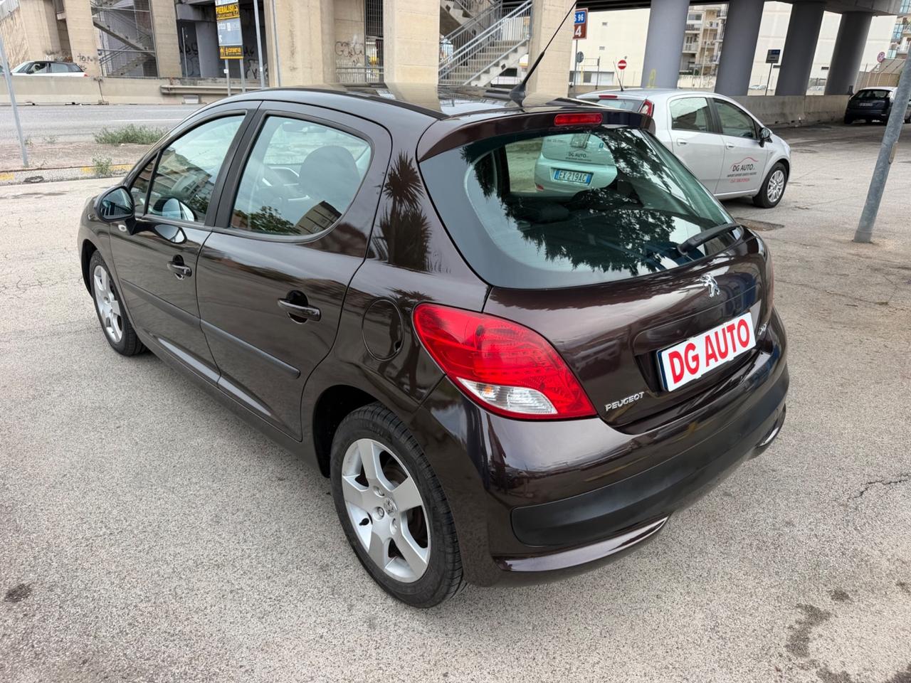 Peugeot 207 1.6 diesel 90 cv 2011 102.000 km
