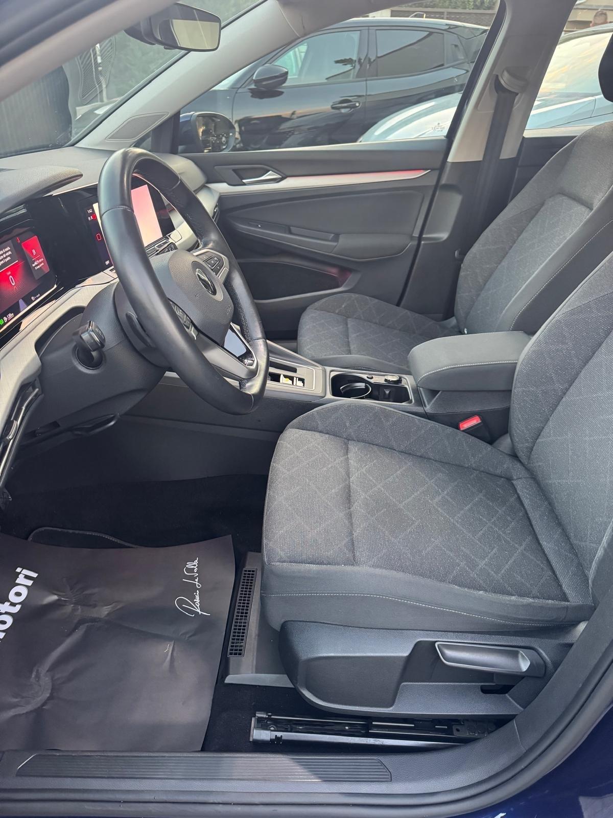 Volkswagen Golf 1.0 eTSI EVO DSG Life