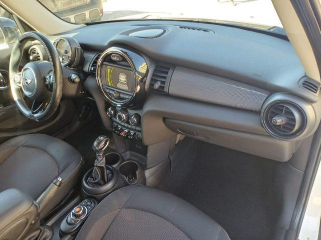 MINI Cooper D 1500 5 PORTE 116CV AUTOM. NAV PDC CERCHI ITALIA
