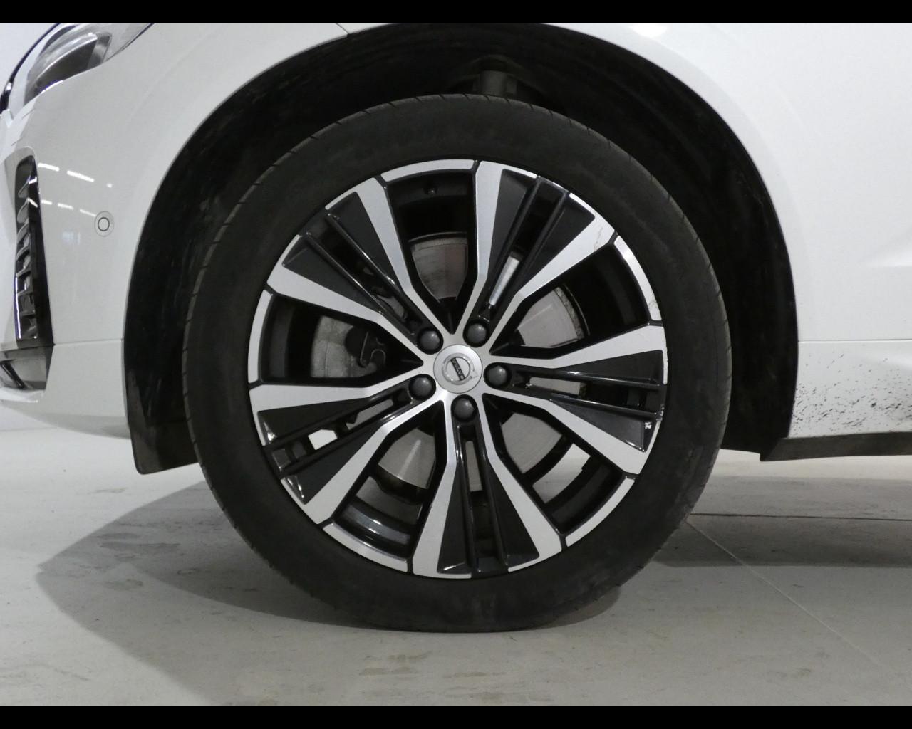 VOLVO XC60 (2017-->) - XC60 B4 (d) AWD automatico Ultimate Dark