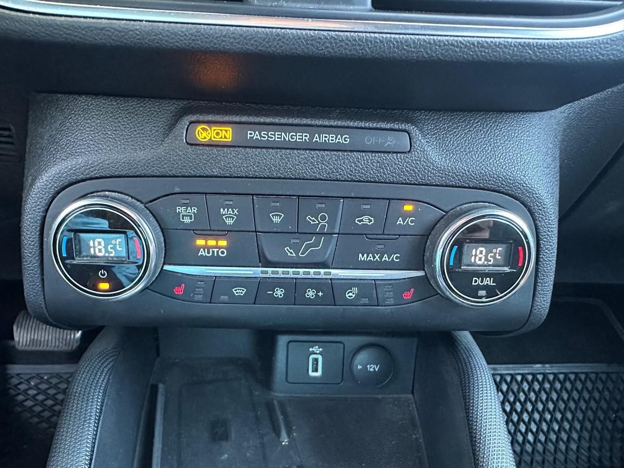 Ford Focus 1.5 Diesel 120 CV auto (Garanzia 24 Mesi)