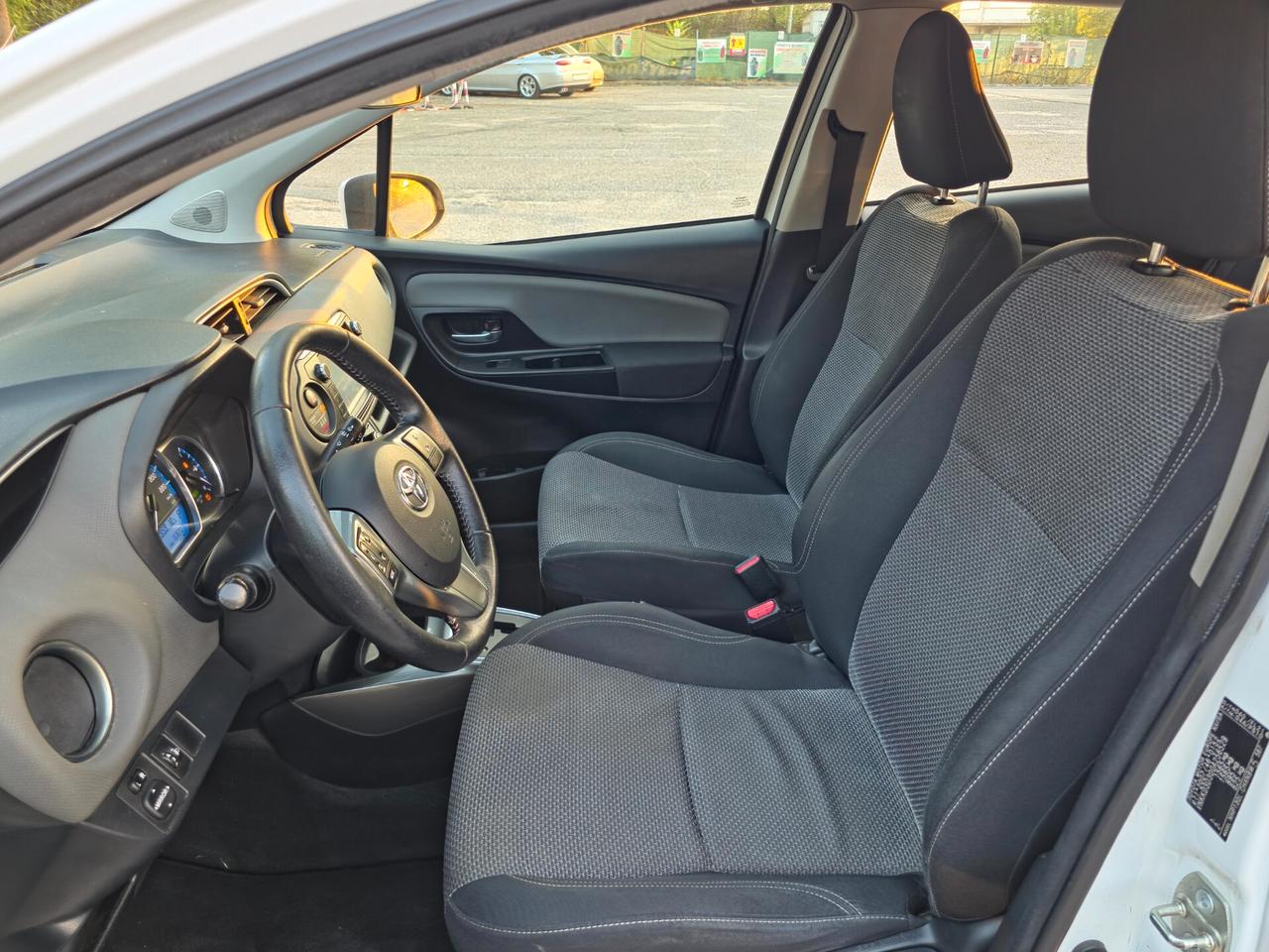Toyota Yaris 1.5 Hybrid 5 porte Active E6B Automatico NEO 2016