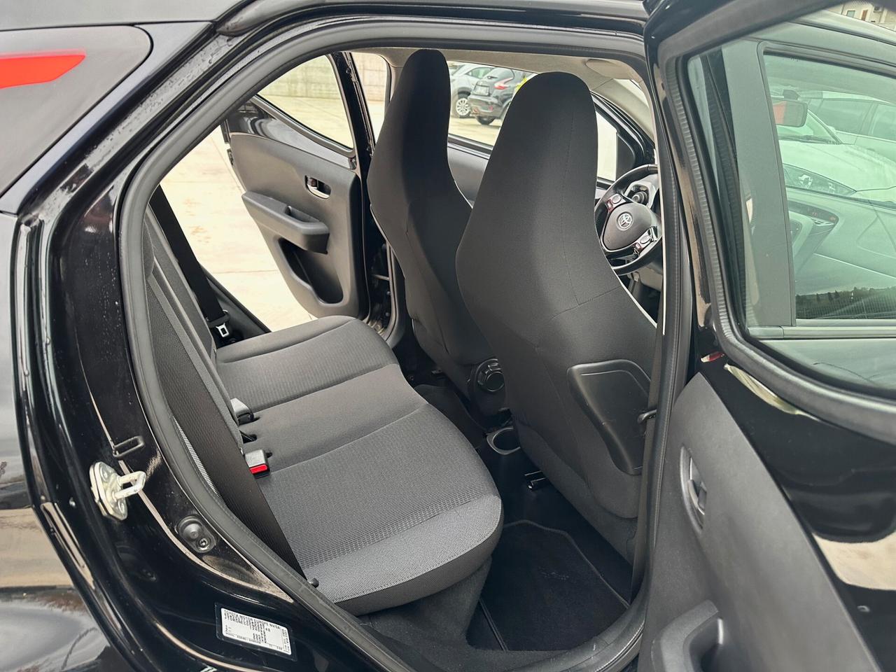 Toyota Aygo Connect 1.0 VVT-i 72 CV 5 porte x-play