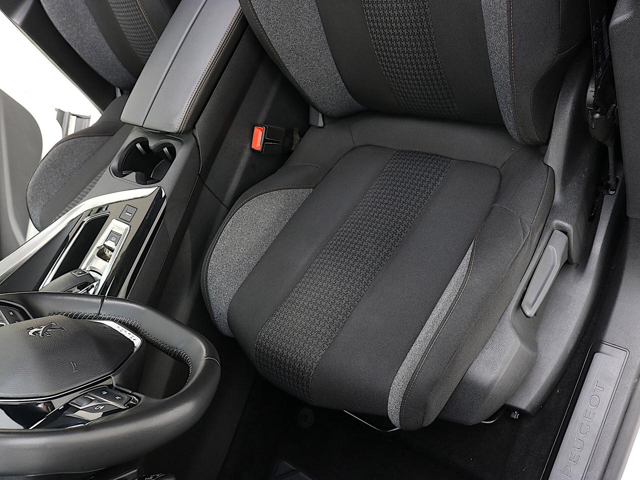 Peugeot 5008 BlueHDi 130 EAT8 - TETTO APRIBILE