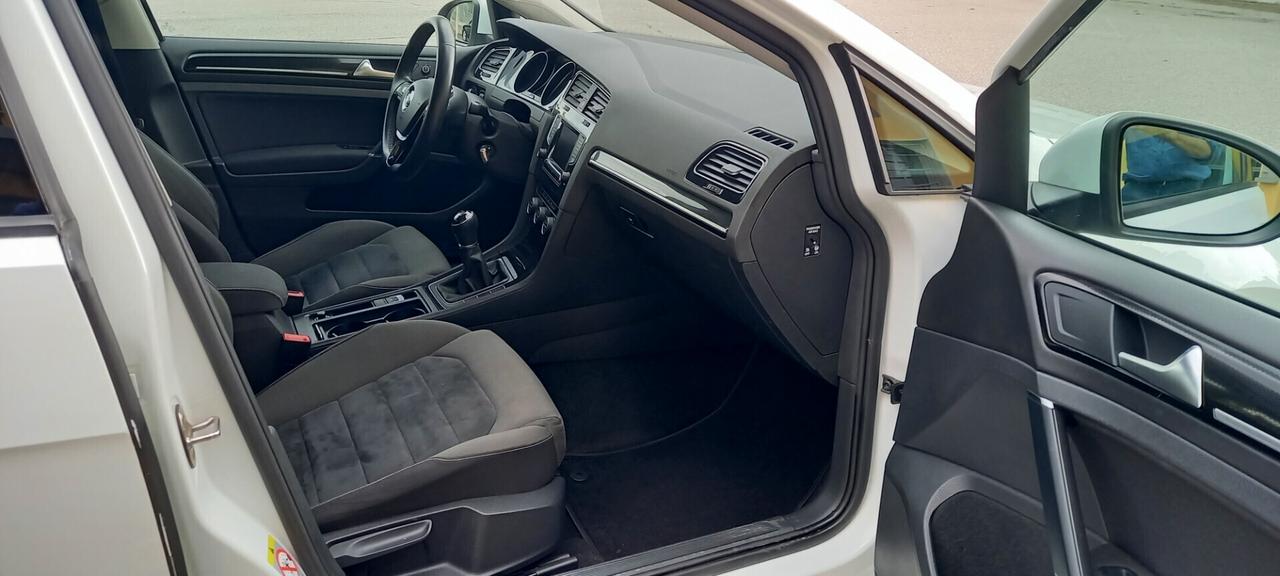 Volkswagen Golf 7 Allestimento Highline cc. 1.6 TDI Turbodiesel Manuale 5 Porte 5 Posti UTILIZZABILE X I NEOPATENTATI 2025...!!!!