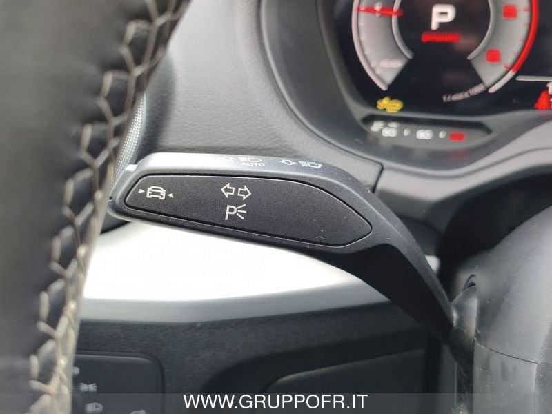 Audi Q2 35 TDI S tronic Identity Black