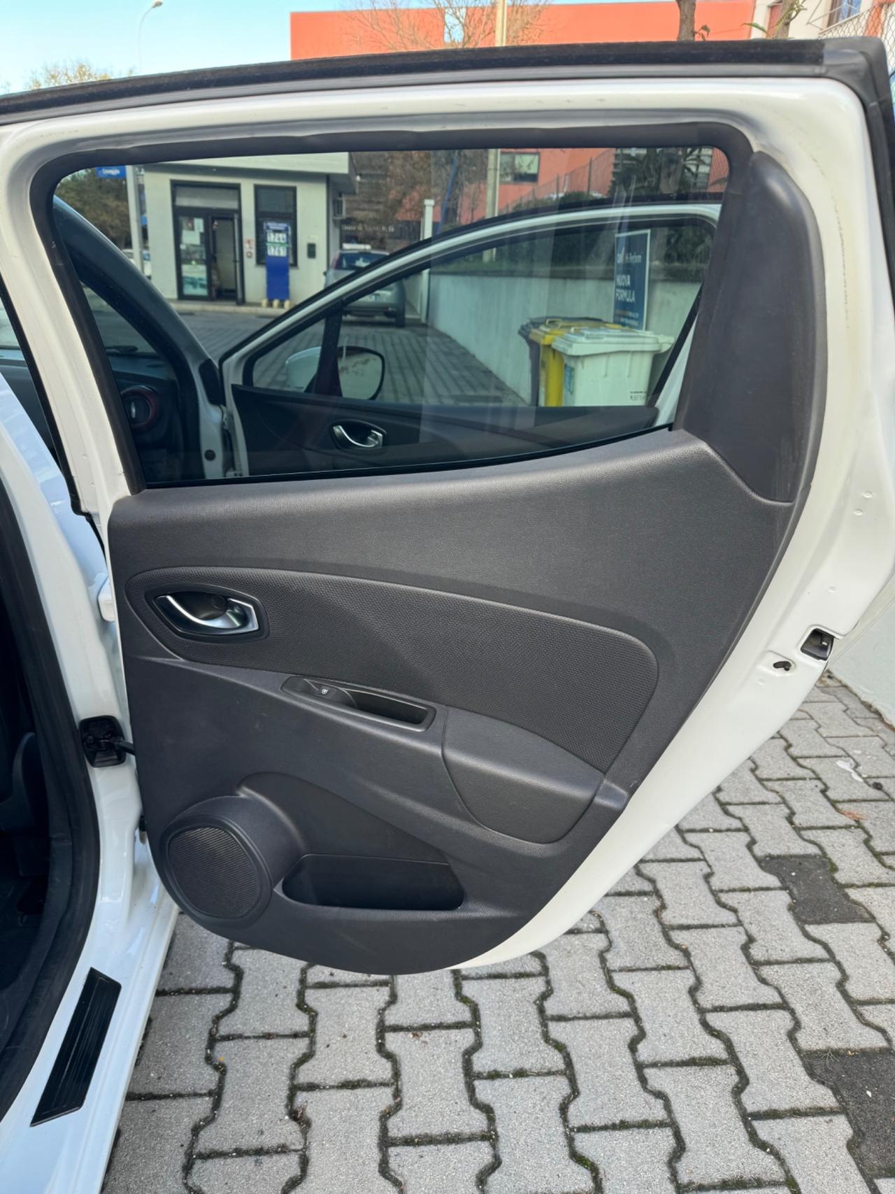 Renault Clio dCi 8V 90 CV NEOPATENTATI