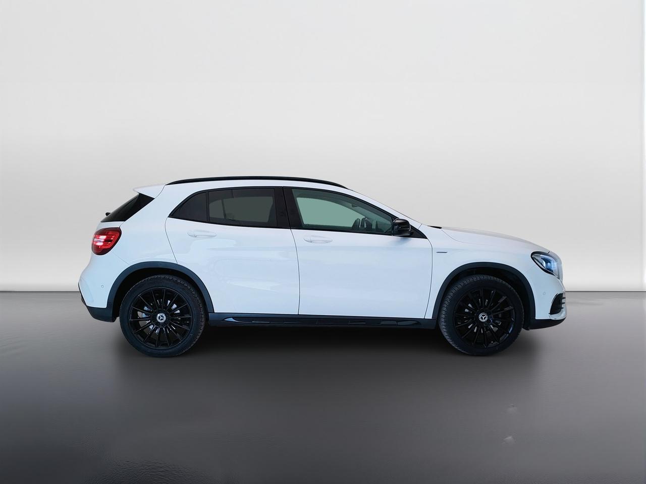 Mercedes-Benz GLA-X156 2017 - GLA 200 d Night Edition 4matic auto