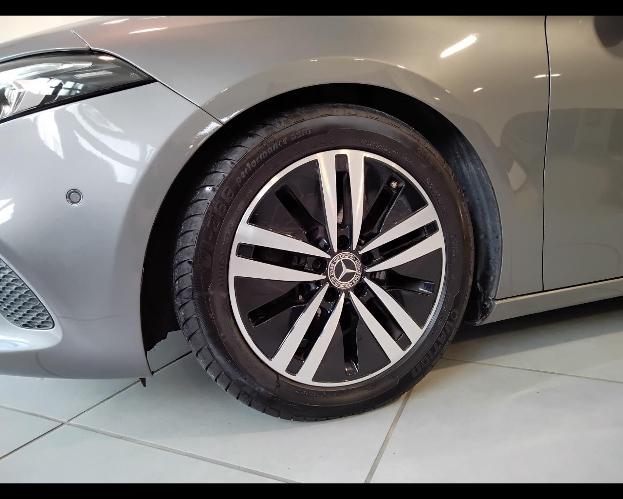 Mercedes-Benz Classe A - W177 2018 - A 180 d Sport auto