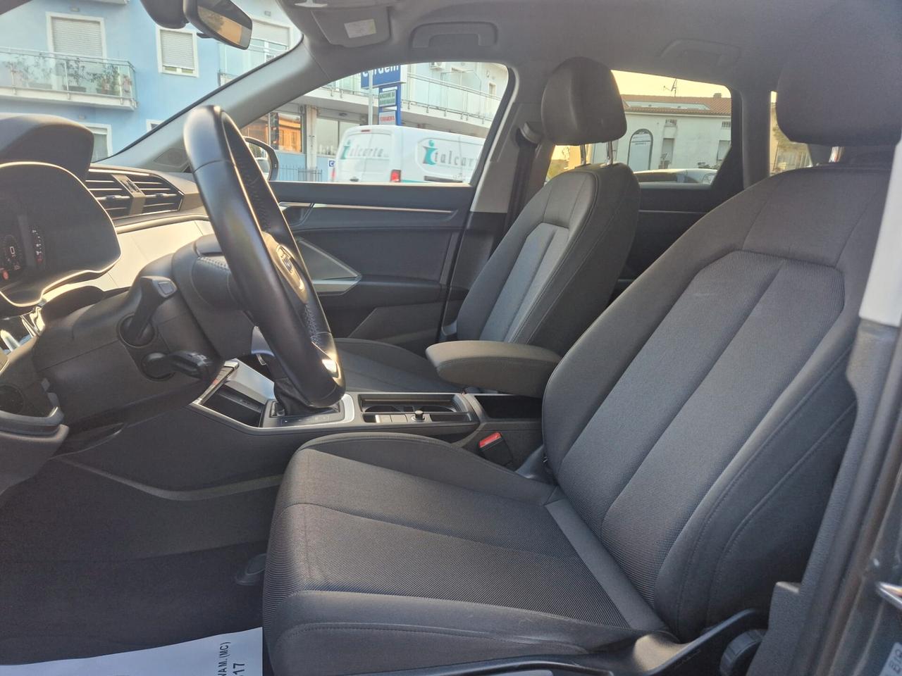 Audi Q3 40 TDI quattro S tronic Business Advanced