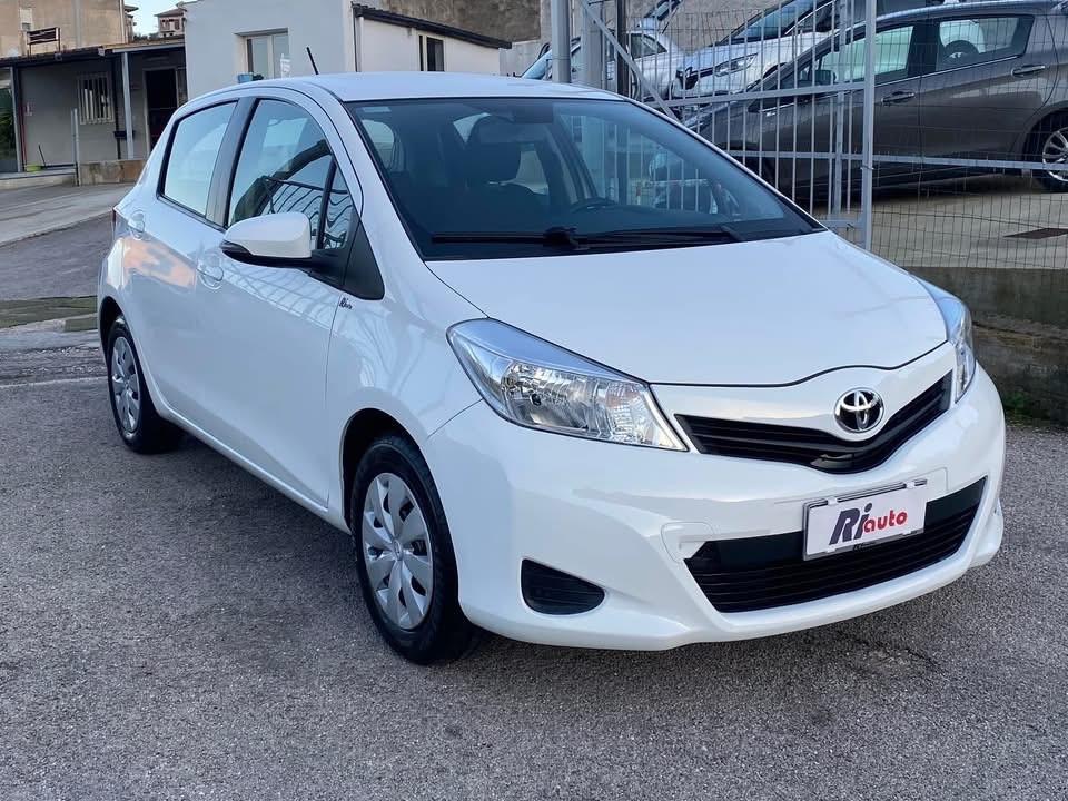 Toyota Yaris 1.0 5 porte