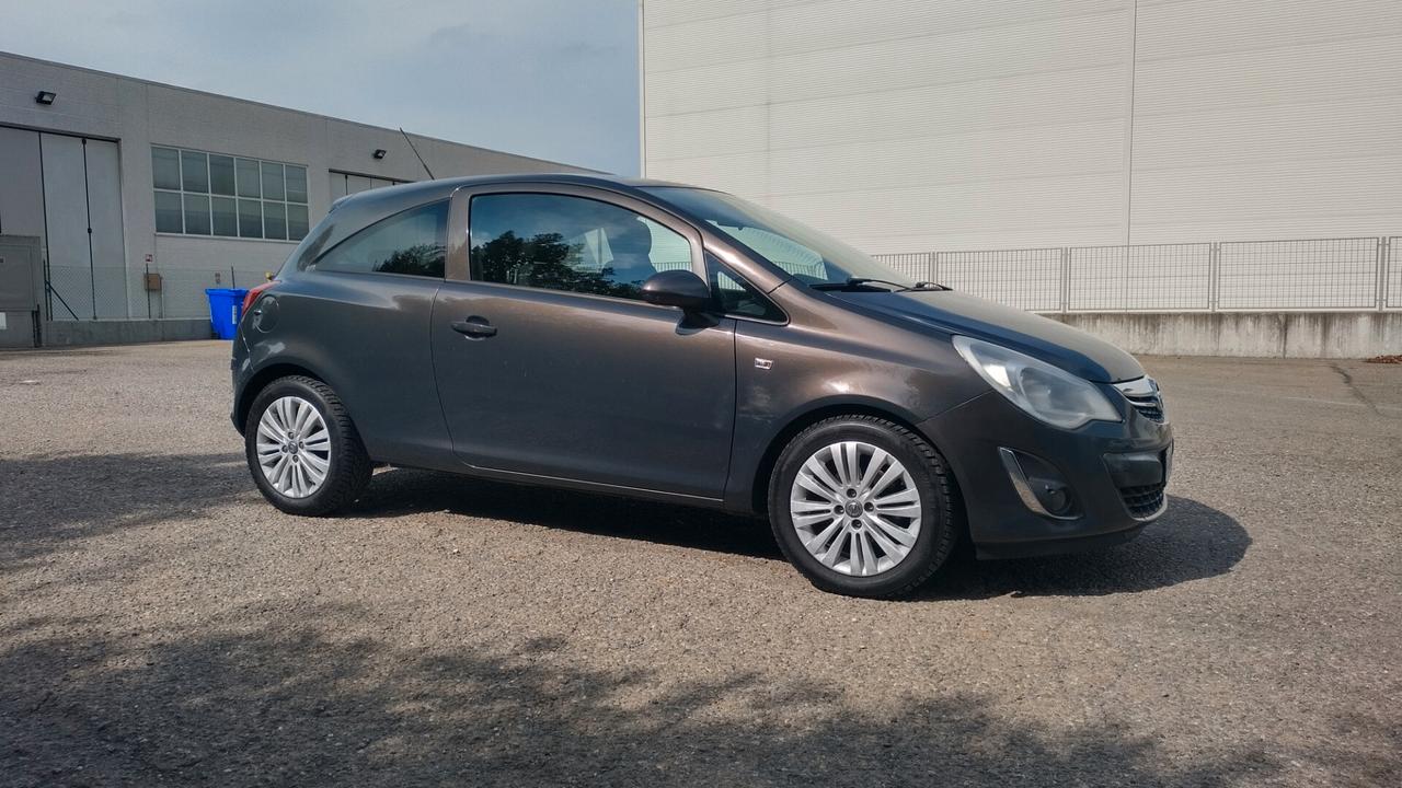 Opel Corsa 1.2 85CV 3 porte GPL-TECH Edition