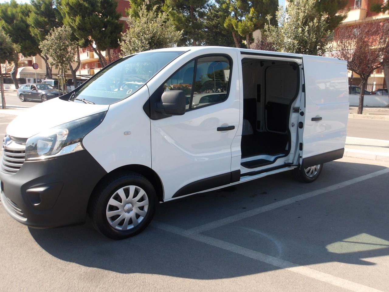 OPEL VIVARO 1.6 DIESEL-GARANZIA FULL-2018
