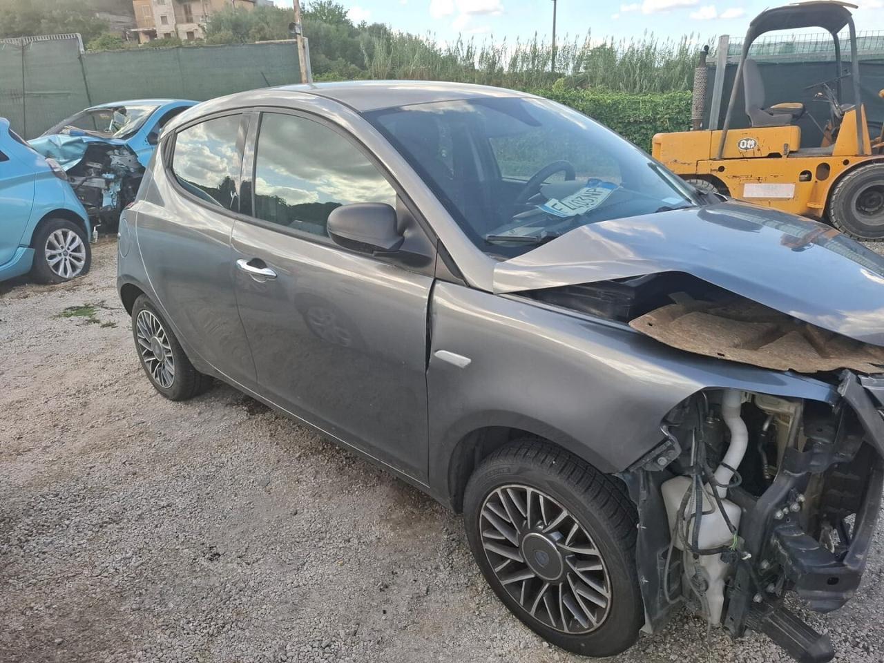 LANCIA YPSILON PLATINUM 17 INCIDENTATA MARCIANTE
