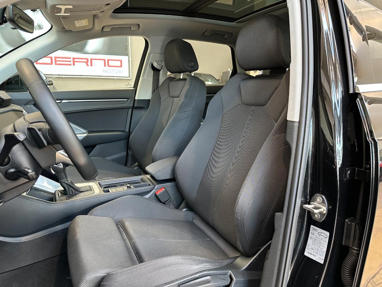 Audi Q3 40 2.0 tfsi S line quattro s-tronic-19"-Led Matrix-Tetto