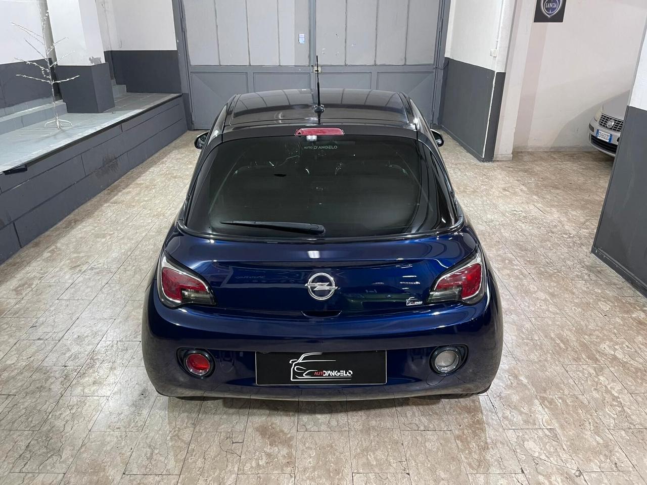 Opel Adam 1.2 70 CV White/Black Link GPL